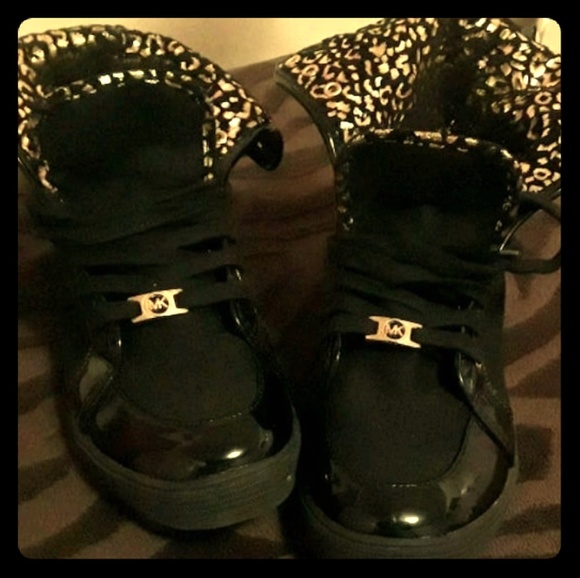 Black and Gold Michael Kors - Picture 1 of 1